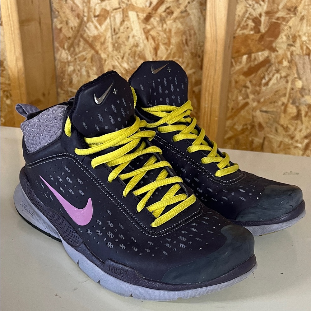 Vintage Nike ZoomAir Mid-Top Sneakers